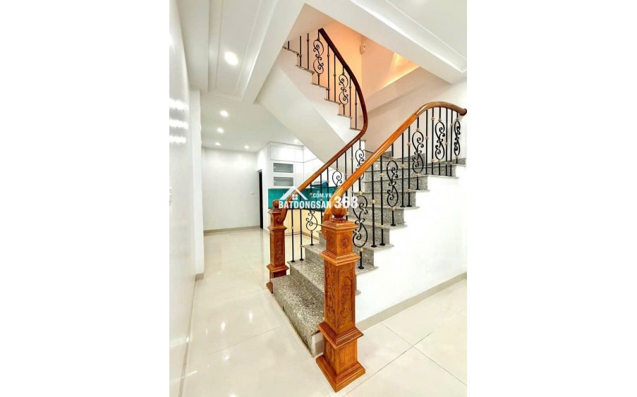 CHÍNH CHỦ CẦN BÁN NHÀ 43M GIÁ 5.75 TỶ , TÂY SƠN ĐỐNG ĐA CÁCH 10 RA PHỐ
