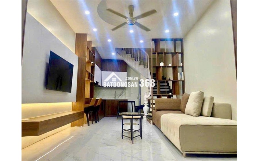 VÍP Lô góc Bà Triệu,Hà Đông,Dt 35m,4 tầng, giá 6 tỷ. Gần Ôtô, kinh doanh
