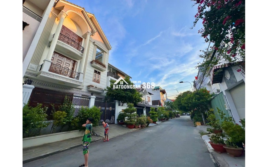 BIỆT THỰ BÊN SÔNG - 3 TẦNG - NGAY GIGAMALL - 8X15M ĐƯỜNG 10M - CHỈ 15 TỶ