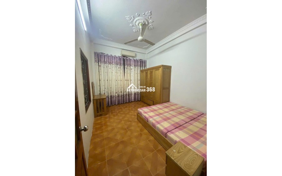 Bán nhà Xuân Thủy - 45m2 , mặt ngõ thông kinh doanh, lô góc, oto qua nhà