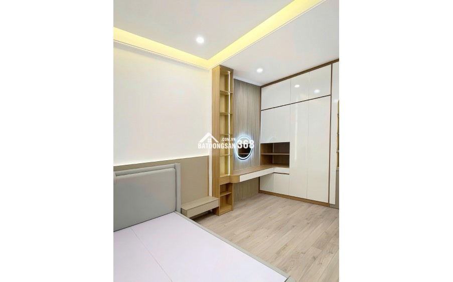 Nhà đẹp hai mặt ngõ Tôn Đức Thắng, 30m2, 6.1 tỷ, nhà xây tâm huyết, thiết kế hiện đại, khu vực trung tâm nhiều tiện tích.