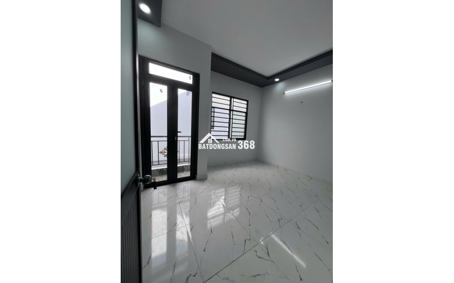 Chính chủ bán nhà 2 tầng gần chợ, sổ hồng riêng, dân cư đông, giá chỉ 750 triệu!