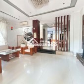 Căn biệt thự đẹp 2 mặt tiền gần sông Hàn, TP. Đà Nẵng