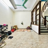 Bán nhà phố Nam Dư - Lĩnh Nam. DT 30m x 5 tầng. Ngõ rộng, ô tô đỗ cổng, sân riêng để xe