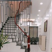 BÁN NHÀ NGỌC LÂM, LONG BIÊN, GẦN BẾN XE, TRƯỜNG HỌC, CHỢ, NHÀ PHÂN LÔ, Ô TÔ TRÁNH, FULL NỘI THẤT.