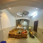 Bán nhà Xuân Thủy - 45m2 , mặt ngõ thông kinh doanh, lô góc, oto qua nhà