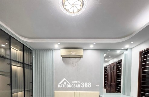 Nhà 5 tầng mới, 36m2, oto đỗ cửa, gần ĐH Kinh Tế - 0922565668