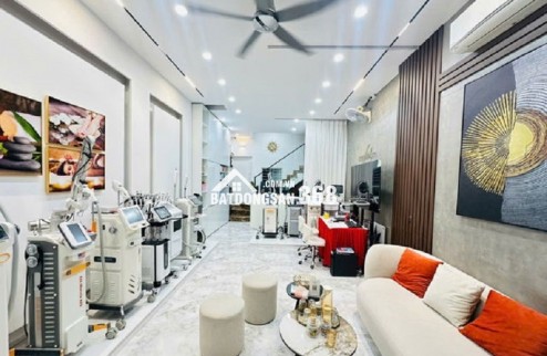Bán nhà Giải Phóng - Thanh Xuân, DT 41m x 5 tầng. Phân lô ô tô vào nhà, kinh doanh