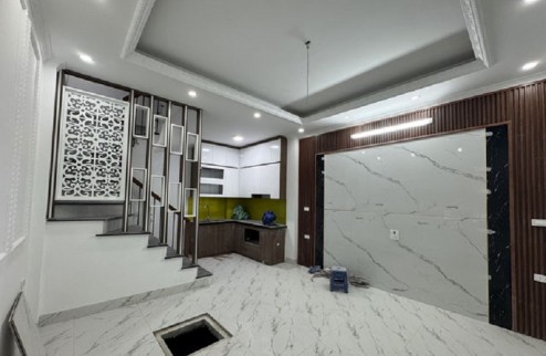Bán nhà phố Nam Dư - Lĩnh Nam - Hoàng Mai, DT 30m x 5 tầng, cách 10m ra đường ô tô