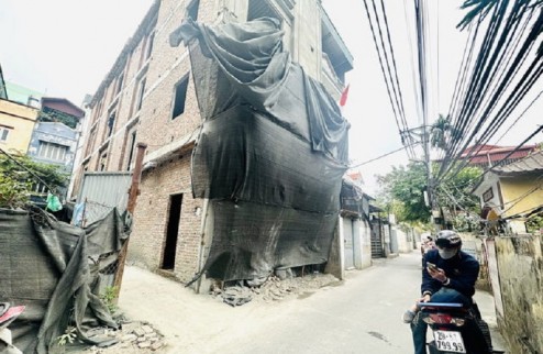 Bán nhà Thanh Lân- Lĩnh Nam - Hoàng Mai, DT 30m x 5 tầng, ô tô đỗ cổng, lô góc