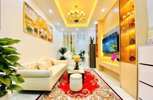 BÁN NHÀ  Quan Thổ 31m2,4 tầng  mặt tiền3.5 m 7.2 tỷ Đống Đa Hà Nội