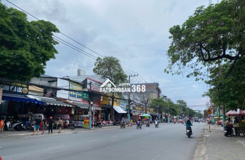 BÁN NHÀ MẶT TIỀN CHỢ - DÒNG TIỀN  20tr -40tr tháng.