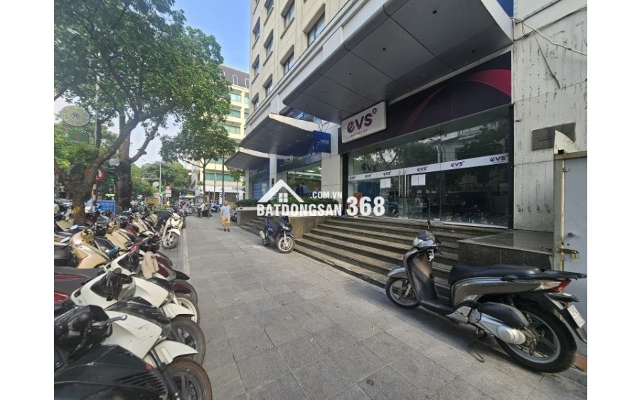 bán toà văn phòng phố Bà Triệu, P.Tràng Thi, Q.Hoàn kiếm, 2 mặt phố, lô góc, giá 750 tỉ