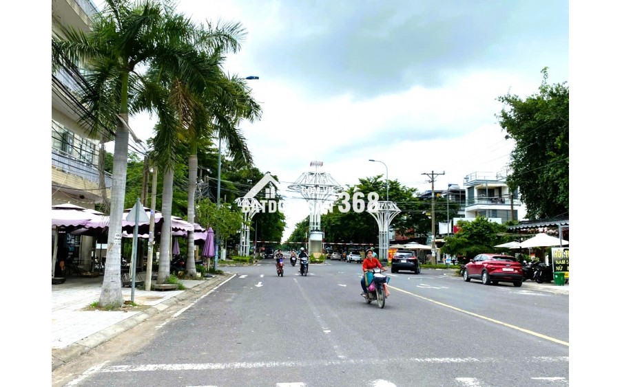 BÁN GẤP LÔ ĐẤT ĐẸP KĐT ĐÔNG TĂNG LONG, 358M2 VUÔNG VỨC, SỔ RIÊNG THỔ CƯ, GẦN CHỢ, CHỈ 13.8TỶ!