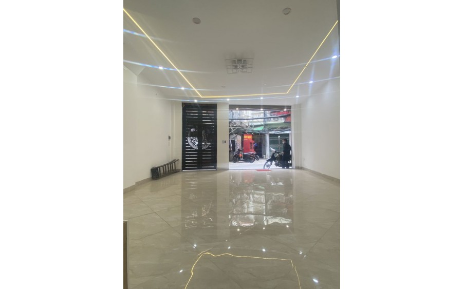 Mặt Phố Trại Cá 45m2 x 5 tầng, thang máy. Ngõ thông, ô tô vào nhà, kinh doanh