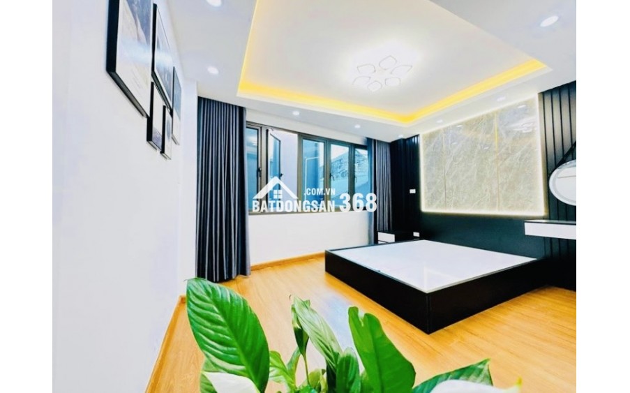 BÁN GẤP NHÀ ĐẸP - LÔ GÓC HOÀNG QUỐC VIỆT  40M X 5T Ô TÔ-  KD- 9.8 TỶ