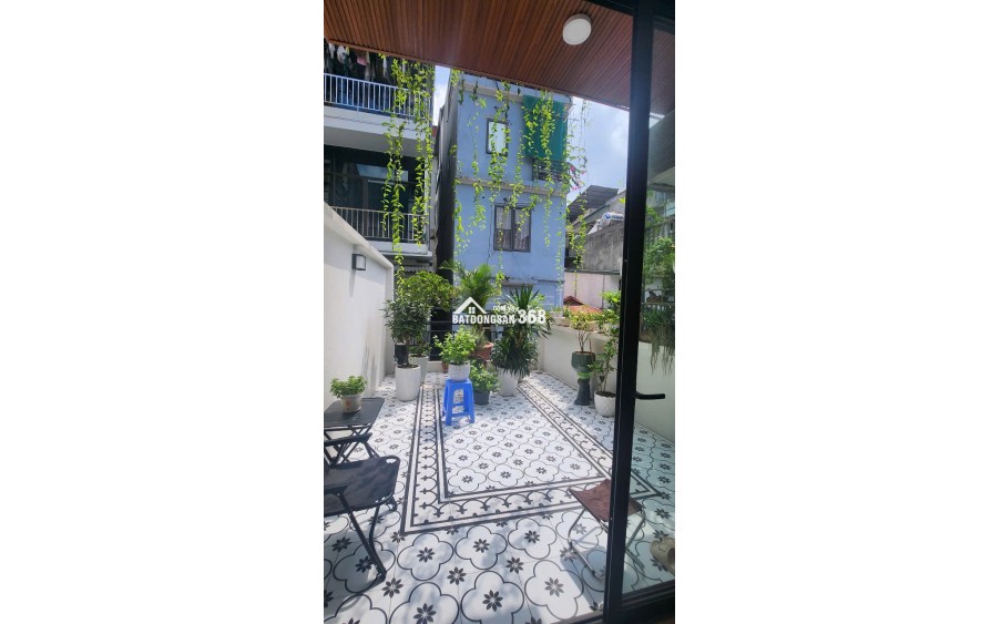 Nhà đẹp phố Phúc Tân-Hoàn Kiếm-Hà Nội, 4 tầng, ô tô đỗ cửa, sân cổng, ba bước tới hồ Hoàn Kiếm