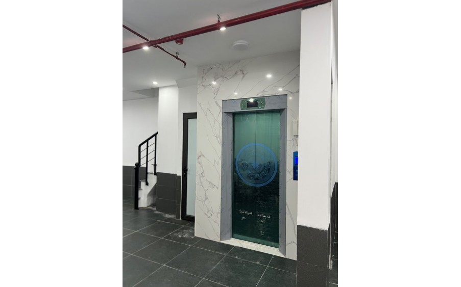 CCMN Lĩnh Nam 64m2 x 7 tầng, thang máy, full nội thất. Gần phố, dòng tiền.
