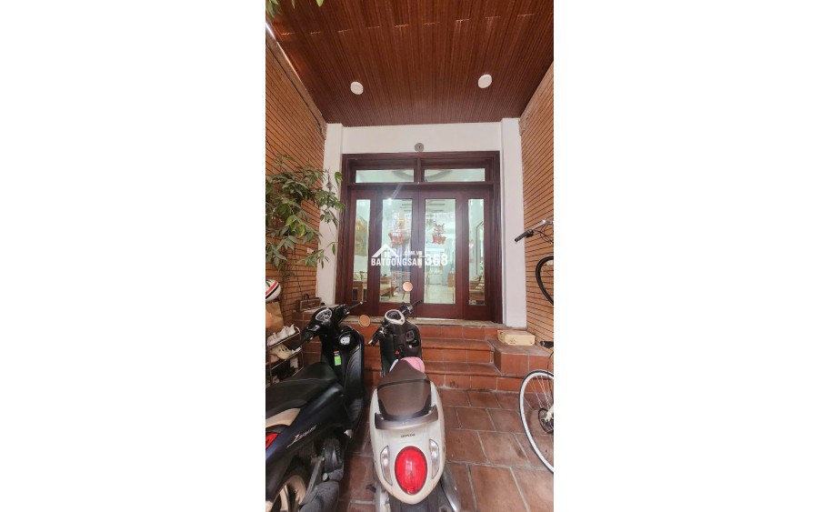 Nhà đẹp phố Phúc Tân-Hoàn Kiếm-Hà Nội, 4 tầng, ô tô đỗ cửa, sân cổng, ba bước tới hồ Hoàn Kiếm