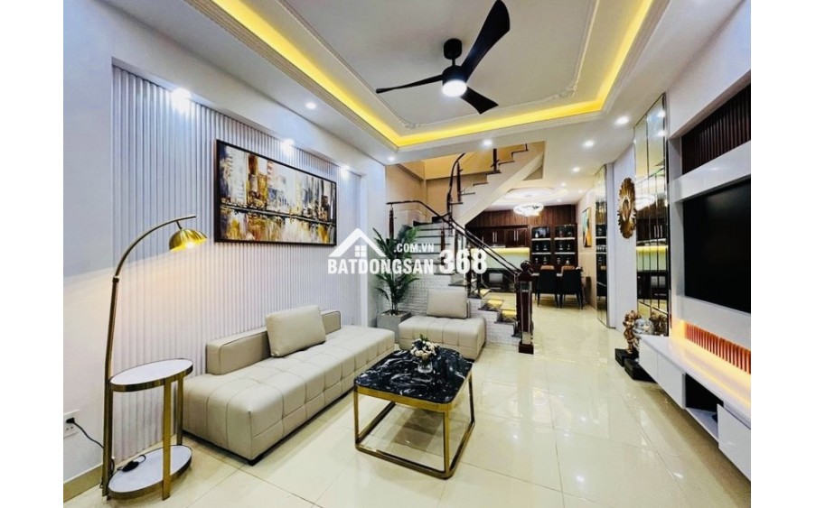 BÁN GẤP NHÀ ĐẸP - LÔ GÓC HOÀNG QUỐC VIỆT  40M X 5T Ô TÔ-  KD- 9.8 TỶ