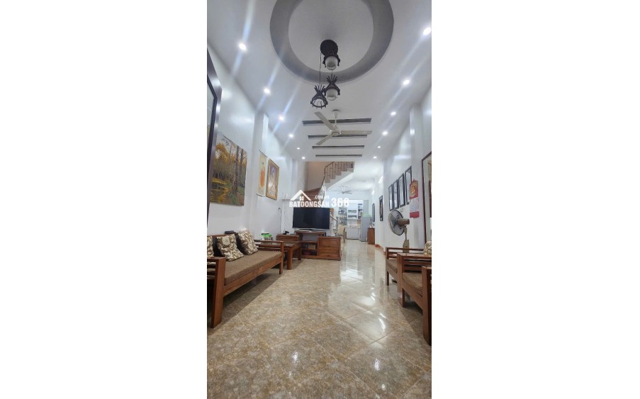 Nhà đẹp phố Phúc Tân-Hoàn Kiếm-Hà Nội, 4 tầng, ô tô đỗ cửa, sân cổng, ba bước tới hồ Hoàn Kiếm