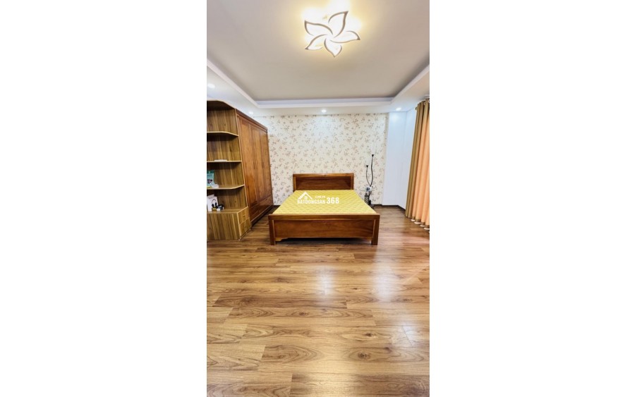 Siêu phẩm ngay Ngã Tư Sở lô góc 46m2, 7 tầng, thang máy, kinh doanh, ô tô đỗ cửa, 13 tỷ.