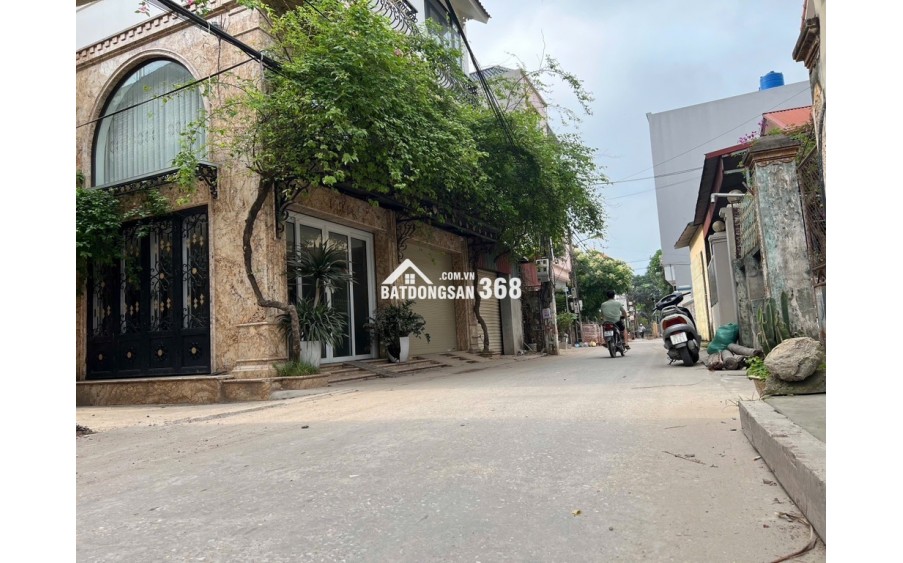 Nhà 5 tầng, ô tô tránh, view vĩnh viễn, gần BigC Long Biên