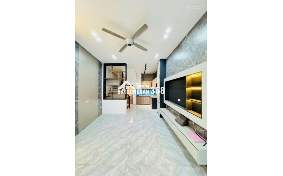 Bán nhà Đại Từ, 34m2, MT 3.7m, ngõ ô tô tránh đỗ ngày đêm, giá 6 tỷ