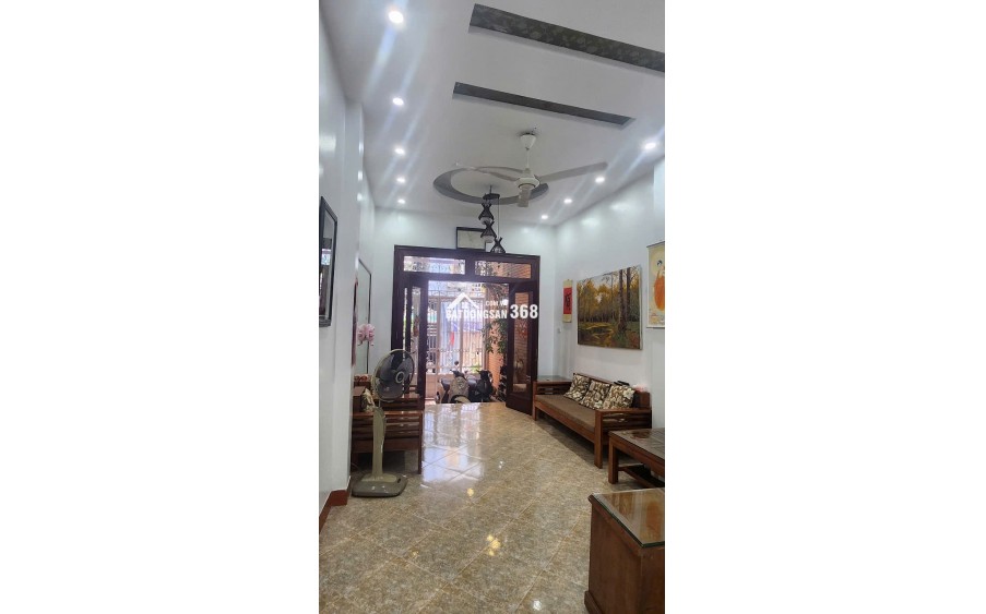 Nhà đẹp phố Phúc Tân-Hoàn Kiếm-Hà Nội, 4 tầng, ô tô đỗ cửa, sân cổng, ba bước tới hồ Hoàn Kiếm