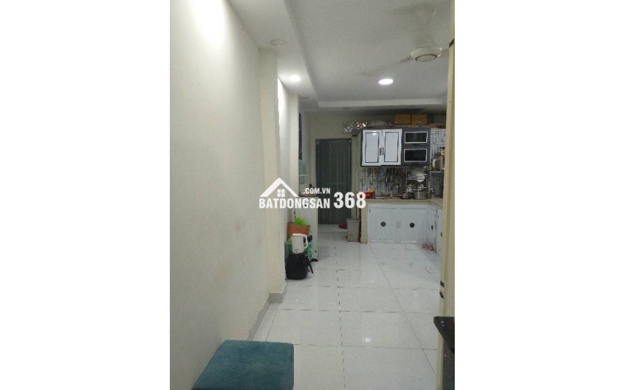 NHÀ 4 MẶT HẺM. VỊ TRÍ VIP _1BƯỚC RA MẶT TIỀN. CHỈ 10M LÊN XE HƠI.