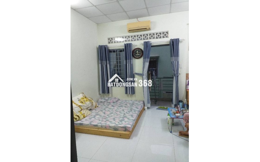 NHÀ 4 MẶT HẺM. VỊ TRÍ VIP _1BƯỚC RA MẶT TIỀN. CHỈ 10M LÊN XE HƠI.
