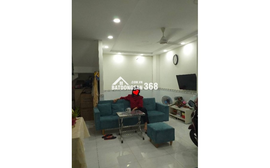 NHÀ 4 MẶT HẺM. VỊ TRÍ VIP _1BƯỚC RA MẶT TIỀN. CHỈ 10M LÊN XE HƠI.