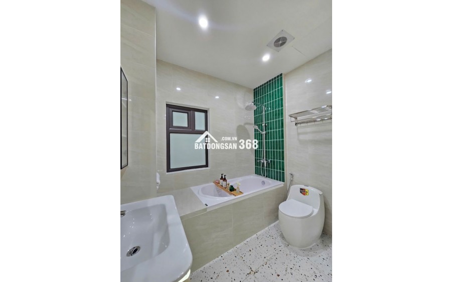 NGUYỄN TRÃI - THANH XUÂN - NHÀ LÔ GÓC – 42m2 - 5 TẦNG MẶT TIỀN KHỦNG 5.8M – Ô TÔ VÀO NHÀ