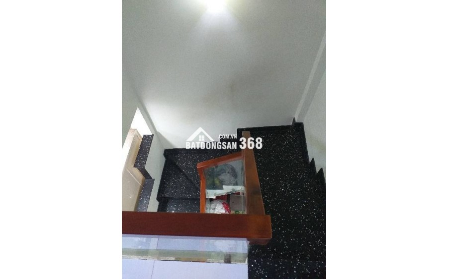NHÀ 4 MẶT HẺM. VỊ TRÍ VIP _1BƯỚC RA MẶT TIỀN. CHỈ 10M LÊN XE HƠI.