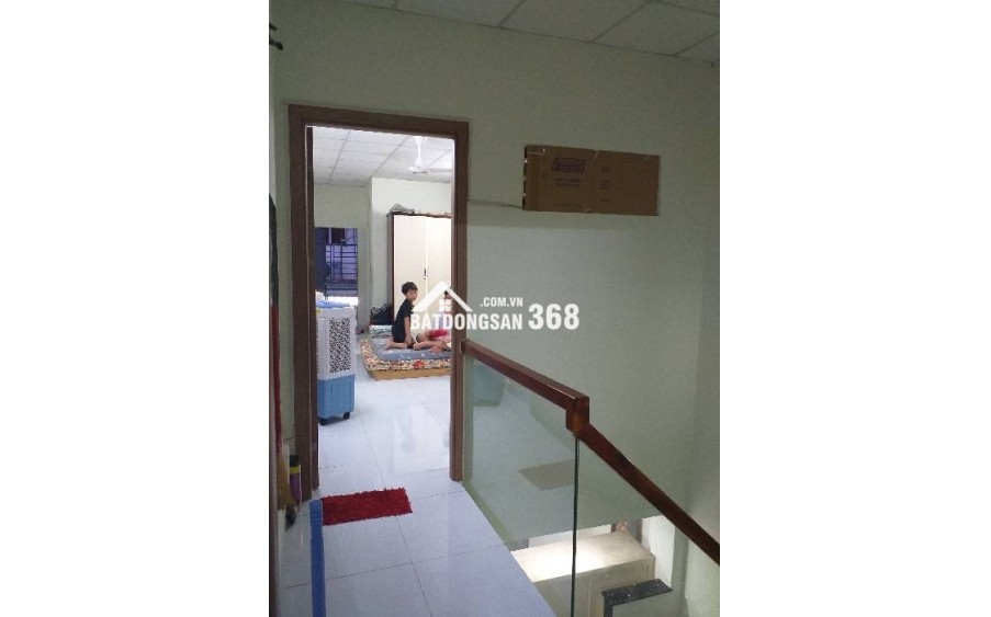 NHÀ 4 MẶT HẺM. VỊ TRÍ VIP _1BƯỚC RA MẶT TIỀN. CHỈ 10M LÊN XE HƠI.