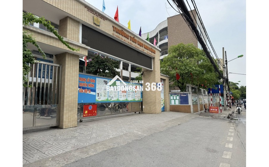 Nhà đẹp Lĩnh Nam 40m2 x 5 tầng, full nội thất. Cực gần phố, giá hợp lý, vào ở ngay