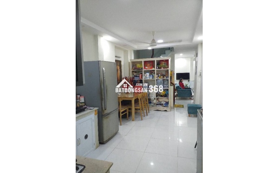 NHÀ 4 MẶT HẺM. VỊ TRÍ VIP _1BƯỚC RA MẶT TIỀN. CHỈ 10M LÊN XE HƠI.