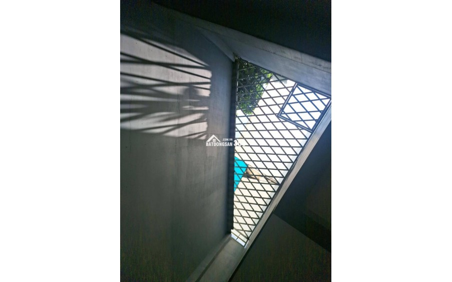 CĂN NHÀ 2 TẦNG, 48M2, HẺM LÊ VĂN LƯƠNG, QUẬN 7 - CHỈ 4.5 TỶ, SỔ HỒNG RIÊNG!