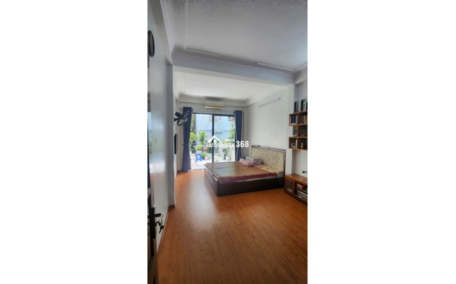 Nhà đẹp phố Phúc Tân-Hoàn Kiếm-Hà Nội, 4 tầng, ô tô đỗ cửa, sân cổng, ba bước tới hồ Hoàn Kiếm