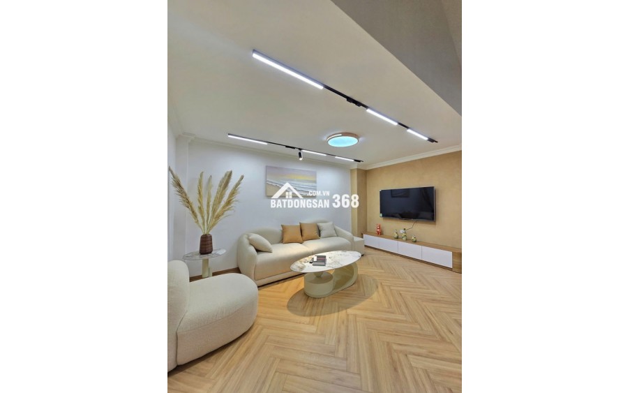 NGUYỄN TRÃI - THANH XUÂN - NHÀ LÔ GÓC – 42m2 - 5 TẦNG MẶT TIỀN KHỦNG 5.8M – Ô TÔ VÀO NHÀ