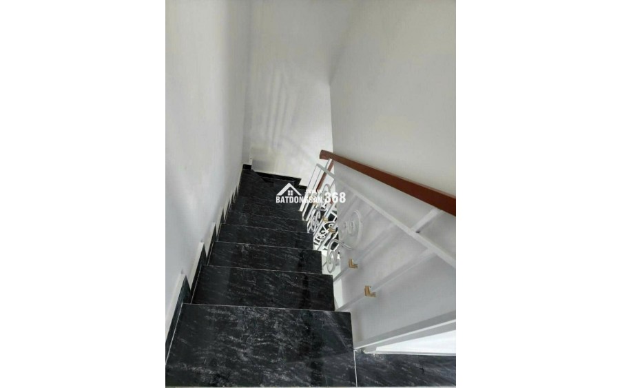 QUẬN 7 - hẻm Trần xuân soạn, ngang 4m, 2pn,2wc, cạnh CA phường vô cùng an ninh, nhỉnh 3 tỷ, tiện ích bao la...
0982697779 xem nhà và gặp chủ