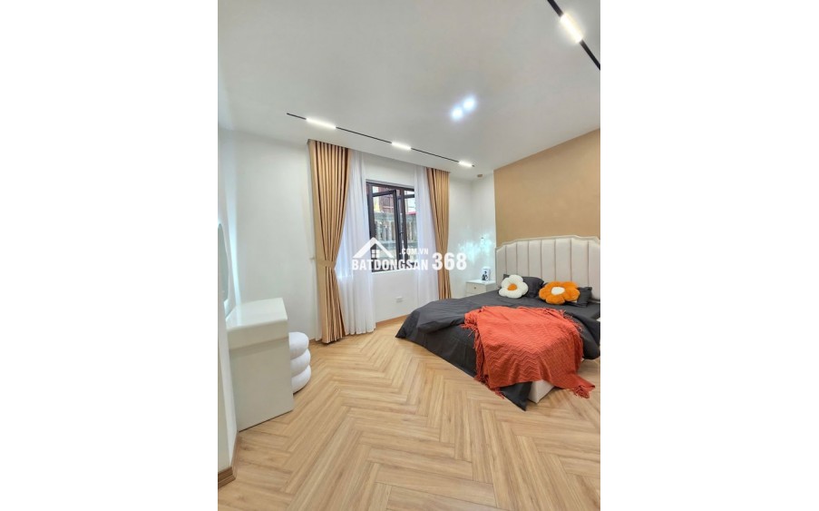 NGUYỄN TRÃI - THANH XUÂN - NHÀ LÔ GÓC – 42m2 - 5 TẦNG MẶT TIỀN KHỦNG 5.8M – Ô TÔ VÀO NHÀ