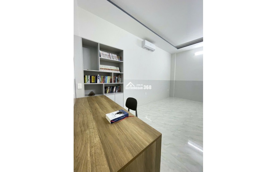 Căn nhà đẹp 2 mặt tiền ngay ngã tư gần đường Minh Mạng, Q.Ngũ Hành Sơn, TP. Đà Nẵng
