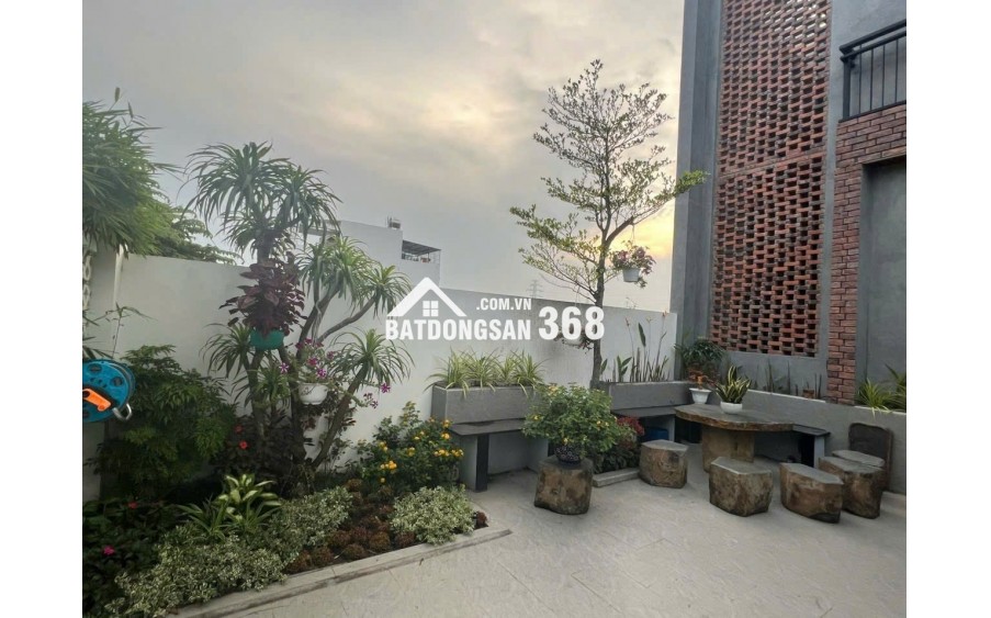 Sỡ hữu ngay căn nhà sân vườn đẹp gần đường Minh Mạng, Q.Ngũ Hành Sơn, TP. Đà Nẵng
