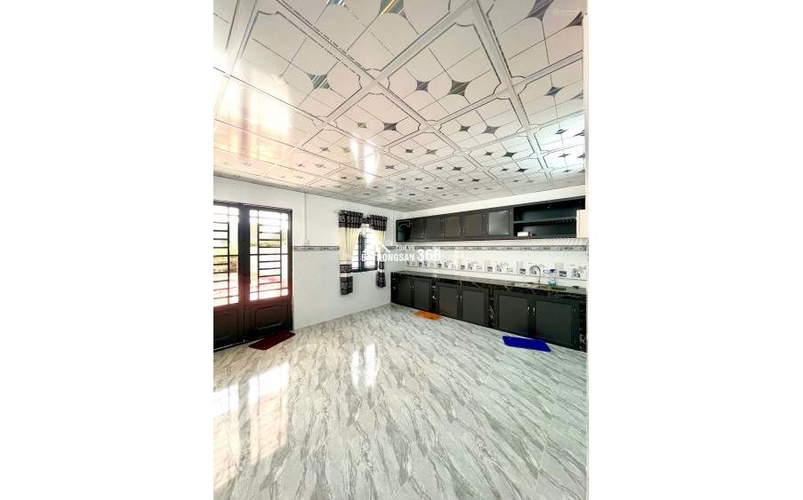 Bán nhà cấp 4 đẹp 252m2, 3PN, 1WC, mặt tiền rộng tại Tân Thông Hội