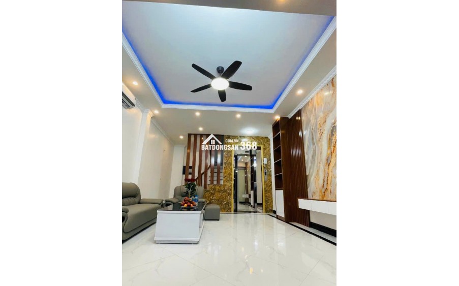 CC bá.n nhà Phạm Văn Đồng 37m thang máy- kinh doanh - ở sướng 9.35 tỷ