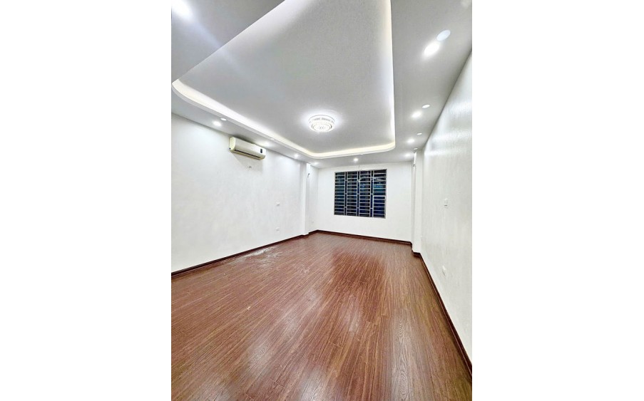 Trần Đại Nghĩa lô góc 40m2 x 5 tầng, mt 4m, ô tô vào nhà, full nội thất.