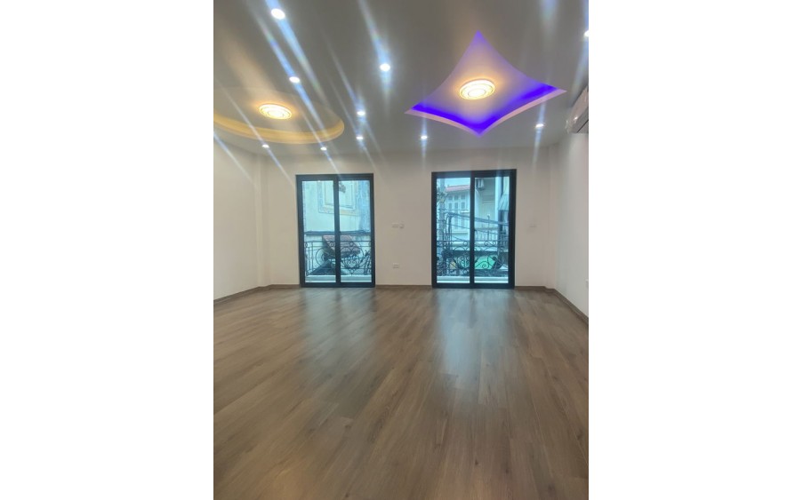 Mặt Phố Trại Cá 45m2 x 5 tầng, thang máy. Ngõ thông, ô tô vào nhà, kinh doanh