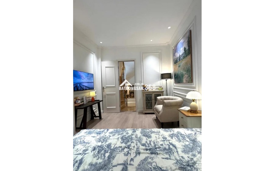 TRUNG TÂM QUẬN THANH XUÂN - HÀNG XÓM ROYAL CITY - GẦN PHỐ - 10M RA OTO - NGÕ ĐẸP - NHÀ ĐẸP LONG LANH