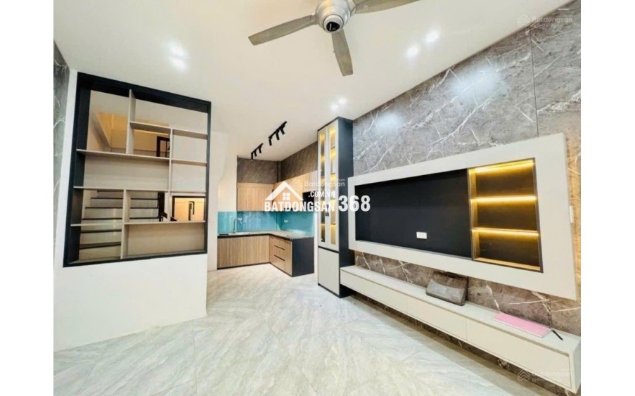 Bán nhà Đại Từ, 34m2, MT 3.7m, ngõ ô tô tránh đỗ ngày đêm, giá 6 tỷ